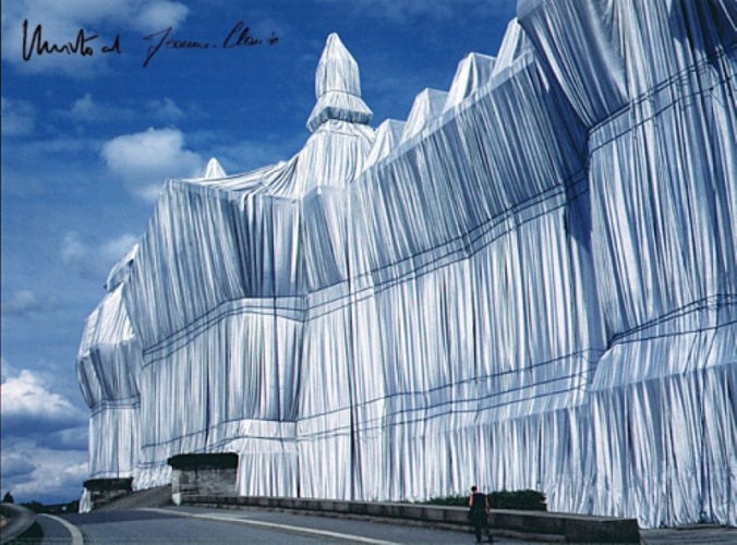 Christo & Jeanne-Claude - Reichstag Vorderseite bei Tag