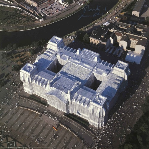 Christo & Jeanne-Claude - Reichstag Luftaufnahme von West/Ost