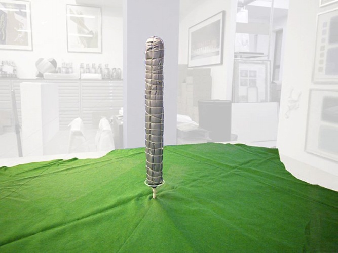 Christo & Jeanne-Claude - Monuments Model Package Kassel