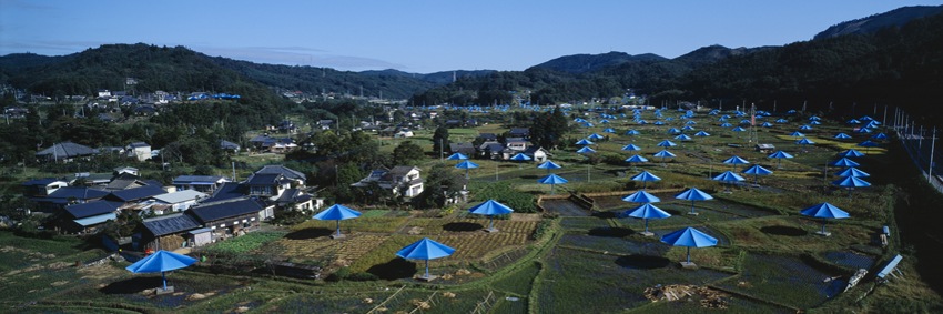 Christo & Jeanne-Claude - The Umbrellas Blue UB-I