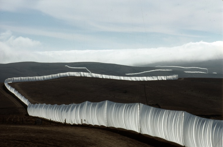 Christo & Jeanne-Claude - Running Fence, Long Run, RF-351