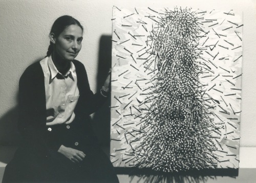 Dorothea van der Koelen mit Nagelbild