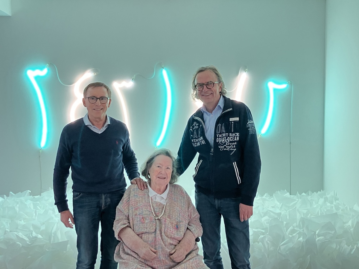 Lore Bert on YouTube